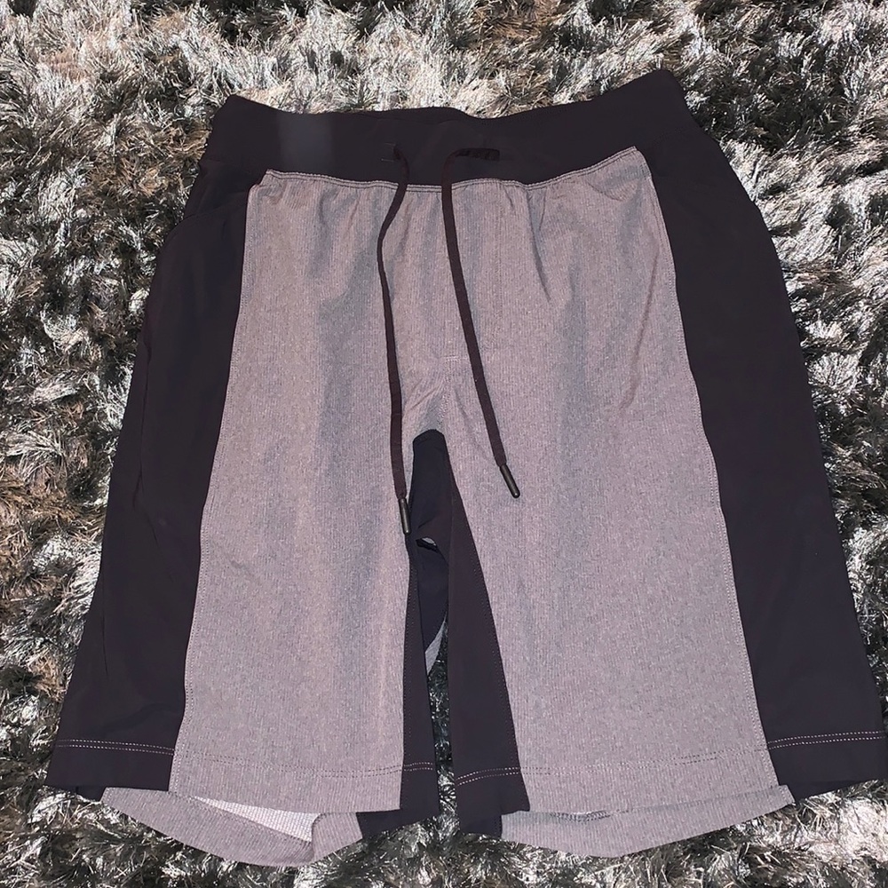 grey and black lululemon shorts